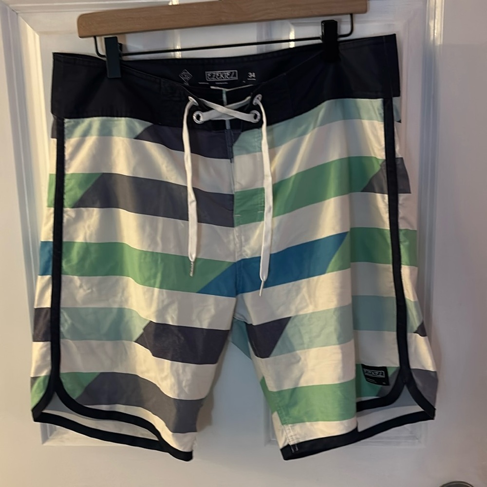 Ezekiel Men’s Board Shorts Size 34